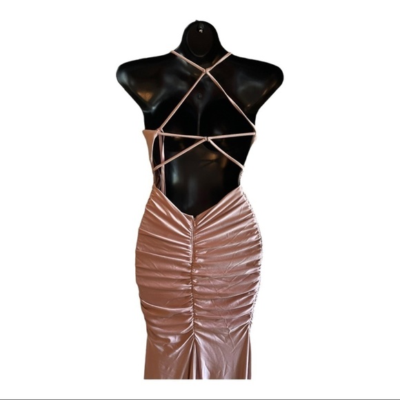 LA Femme Shiny Jersey Trumpet Gown- mauve - Picture 6 of 12